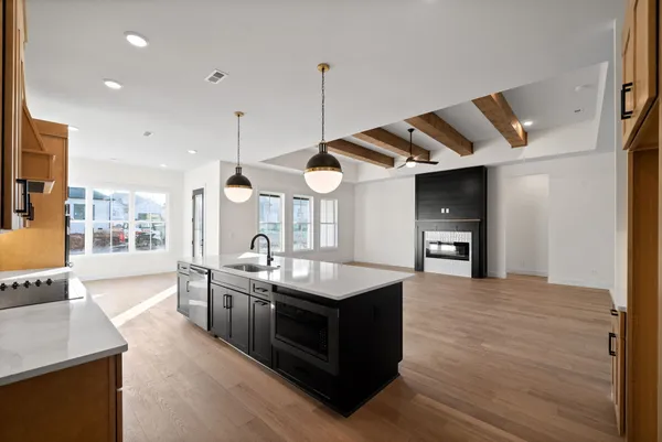 $915,000 | 6 Belmont Road, Clarksville, TN 37040