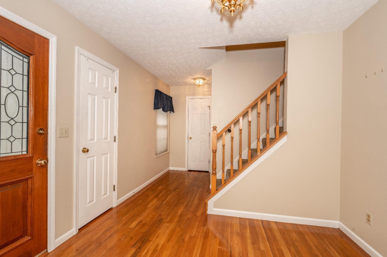 6292 Berauer Road Cincinnati, OH 45248 - Photo 2 of 48