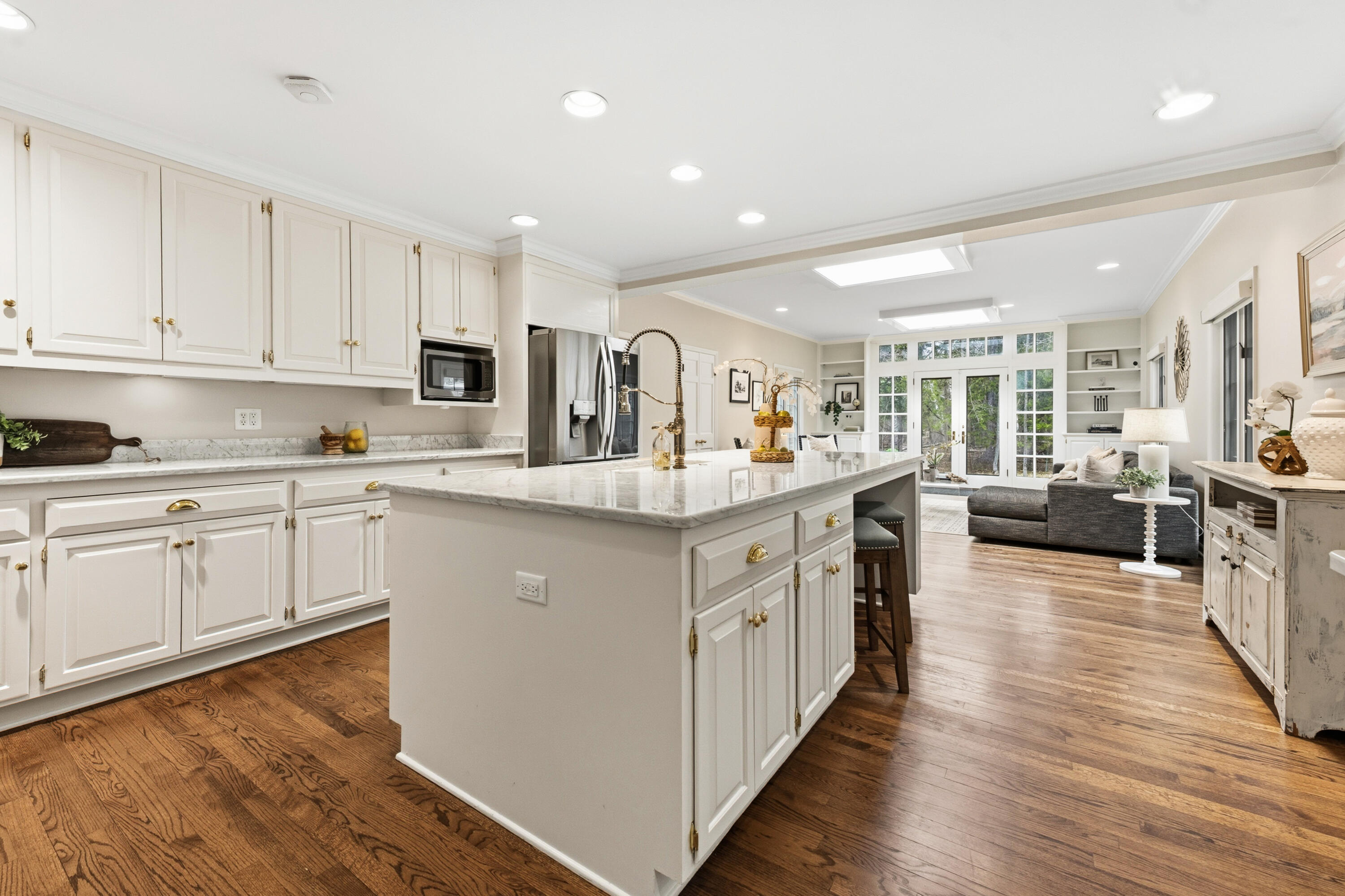 1260 East Dean Road Fox Point, WI 53217 - Photo 9 of 88 Kitchen