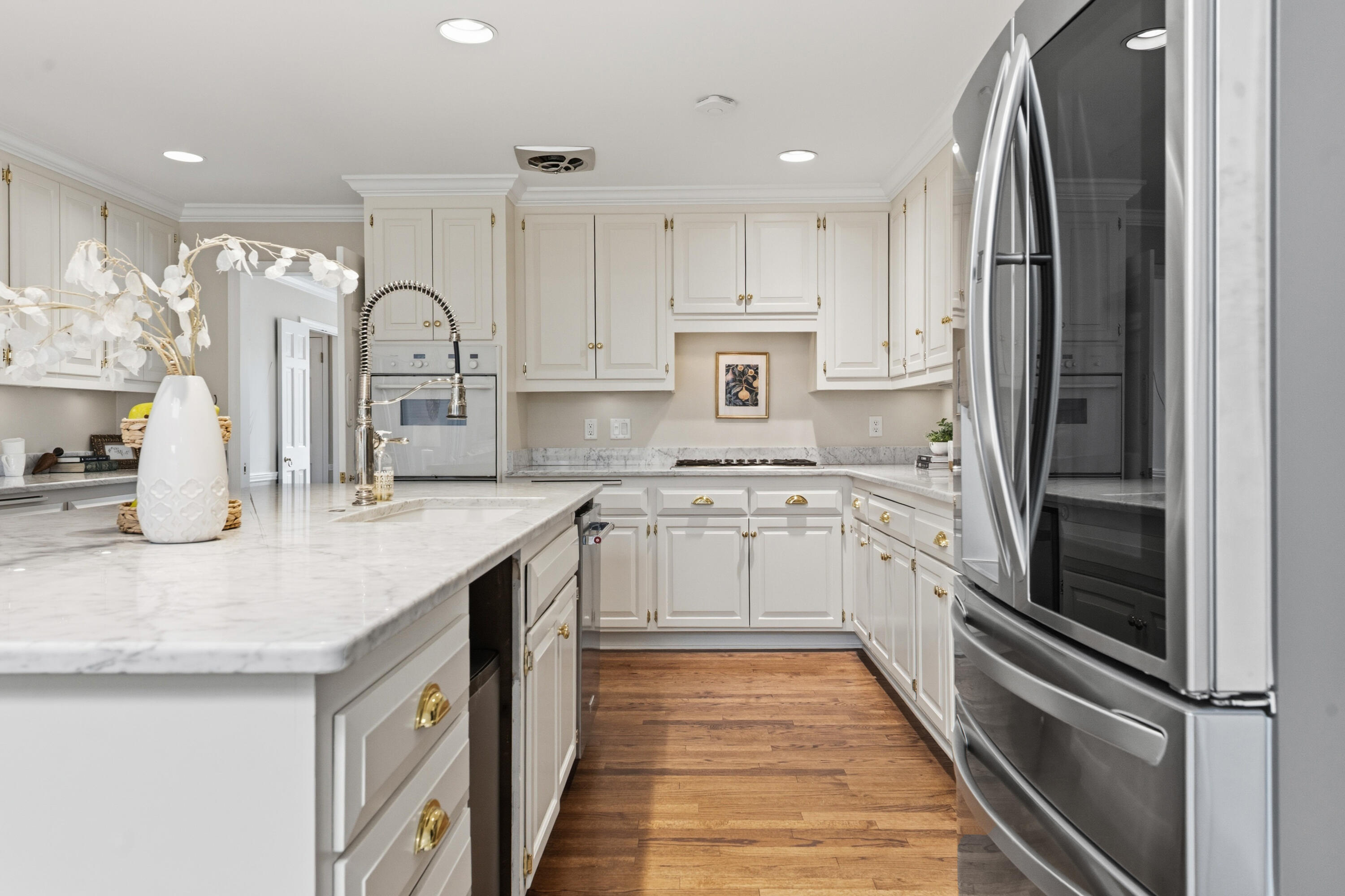 1260 East Dean Road Fox Point, WI 53217 - Photo 11 of 88 Kitchen