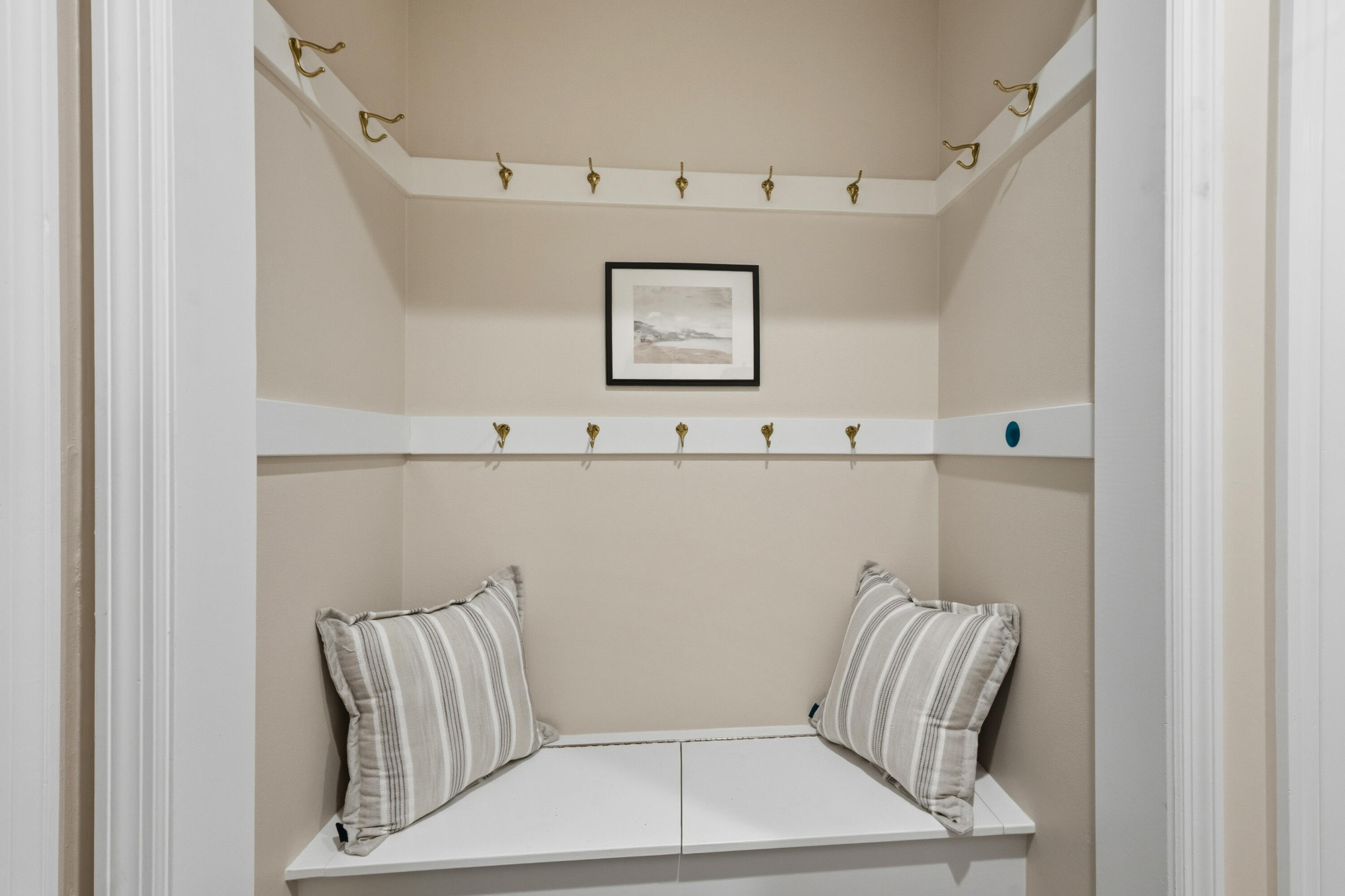 1260 East Dean Road Fox Point, WI 53217 - Photo 20 of 88 Mud Room