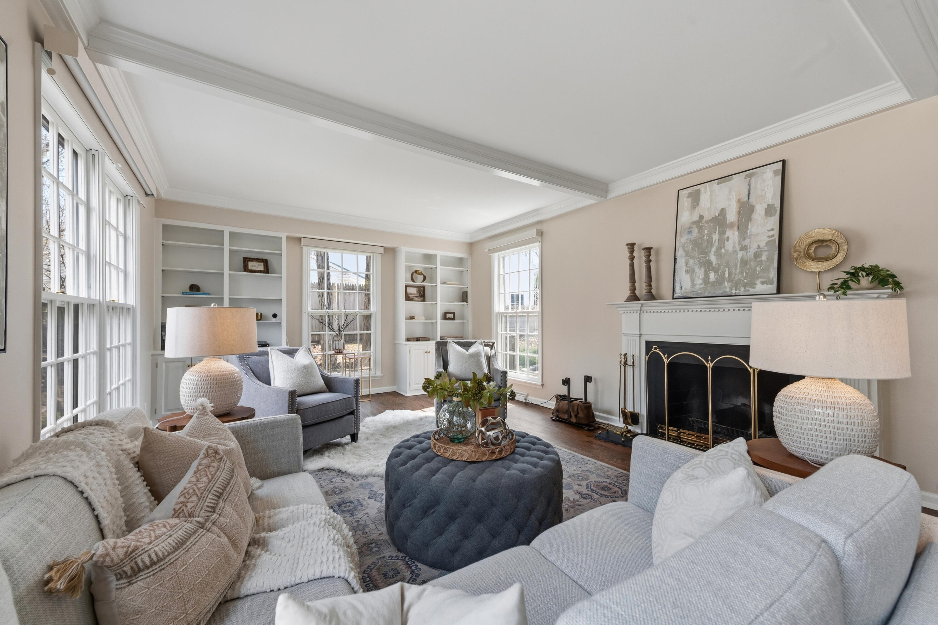 1260 East Dean Road Fox Point, WI 53217 - Photo 26 of 88 Living Room