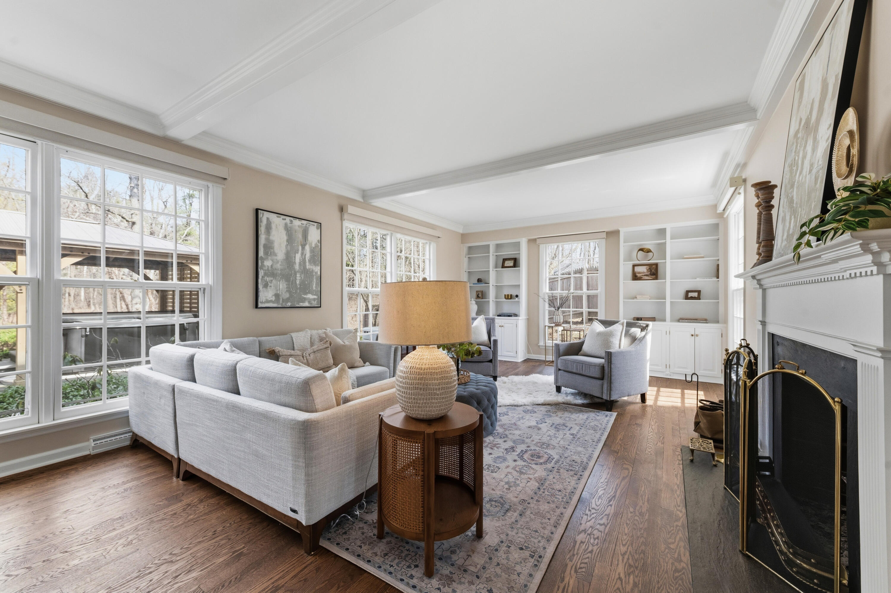 1260 East Dean Road Fox Point, WI 53217 - Photo 27 of 88 Living Room