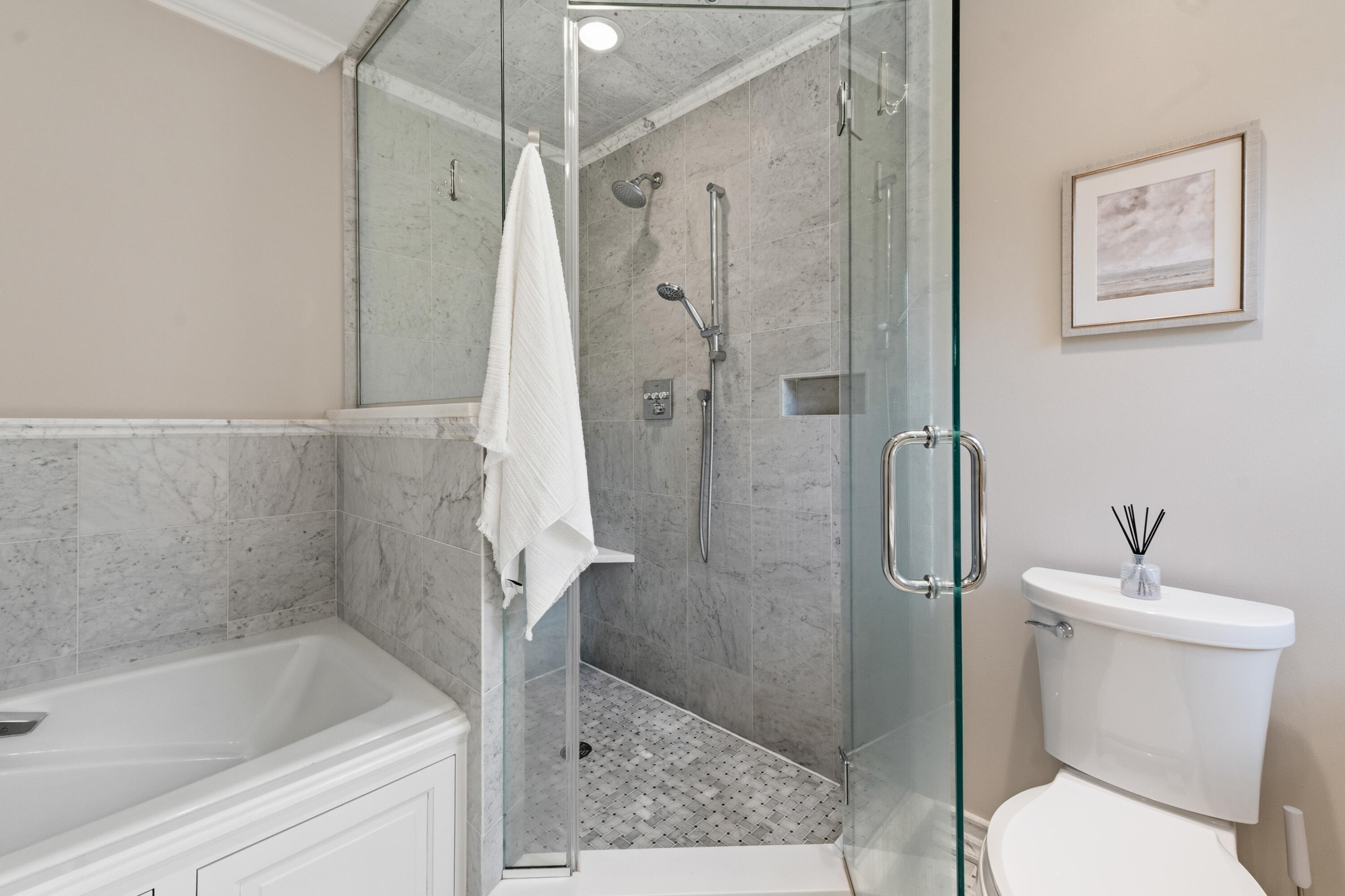 1260 East Dean Road Fox Point, WI 53217 - Photo 40 of 88 Primary Bathroom