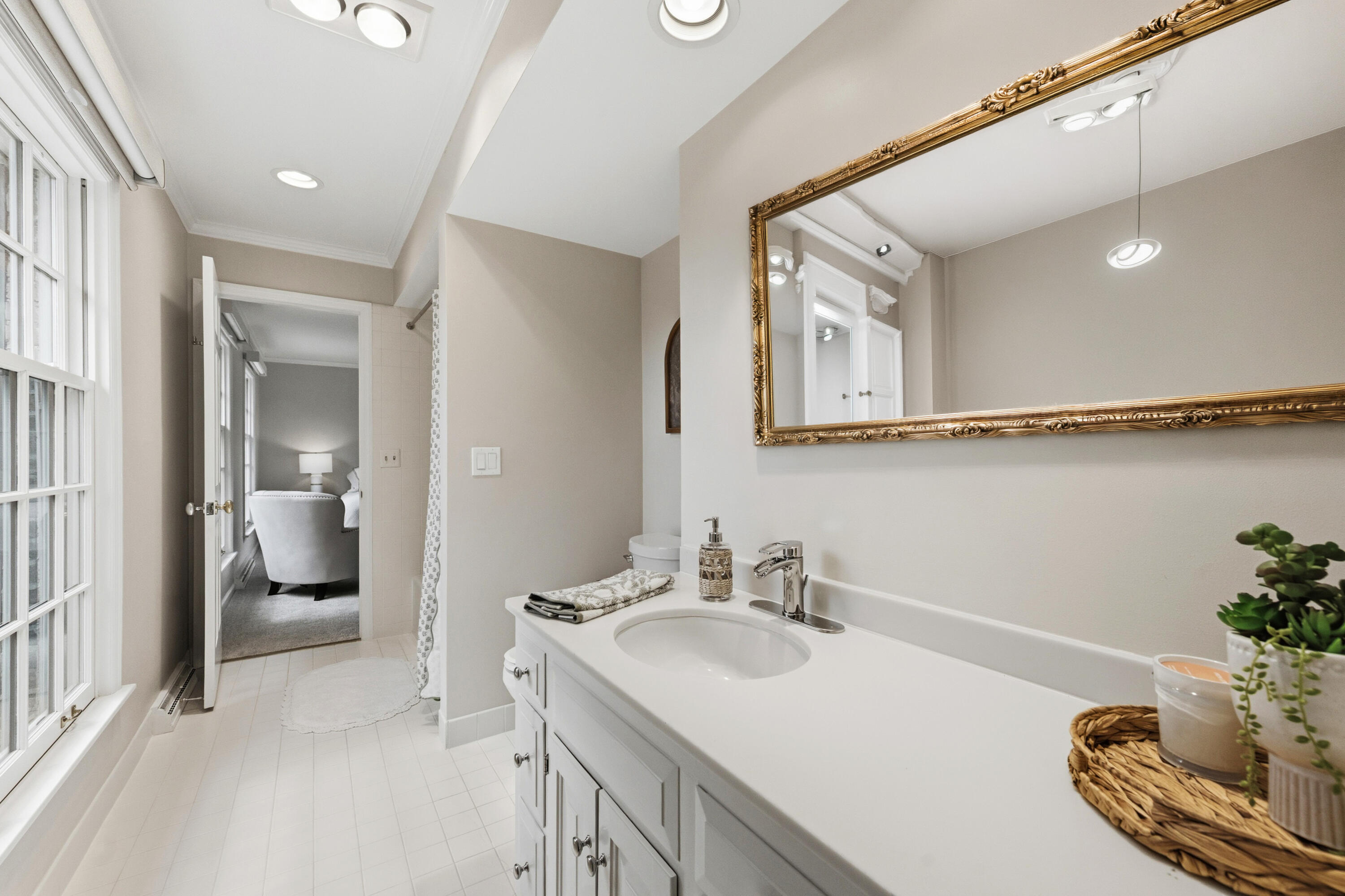 1260 East Dean Road Fox Point, WI 53217 - Photo 45 of 88 Jack and Jill Bathroom