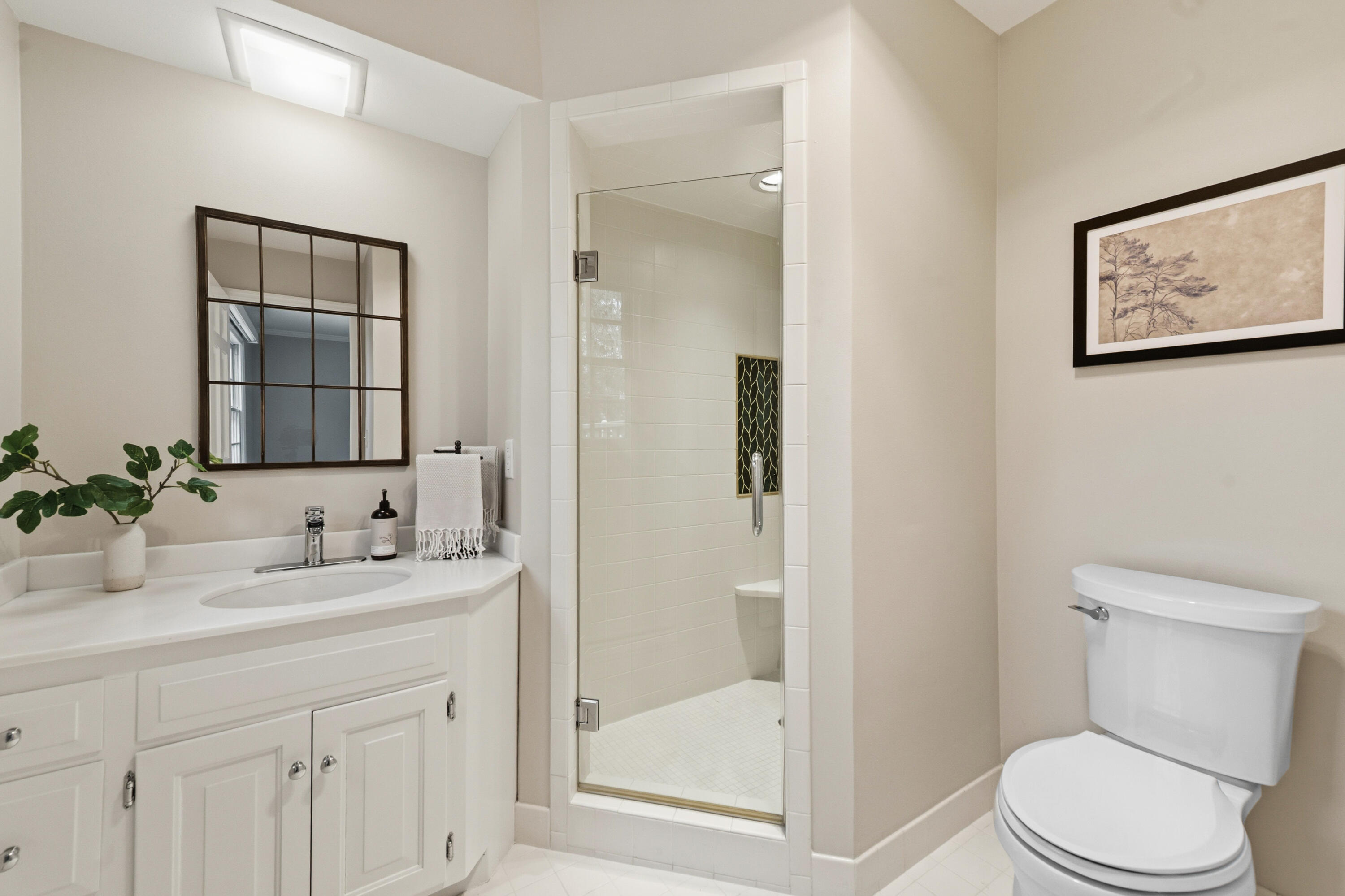 1260 East Dean Road Fox Point, WI 53217 - Photo 57 of 88 Upstairs Bathroom