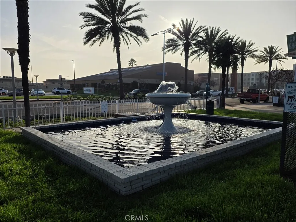437 West Sp 3a Carson Street Long Beach, CA 90807 - Photo 25 of 29 a view of a backyard with a tub
