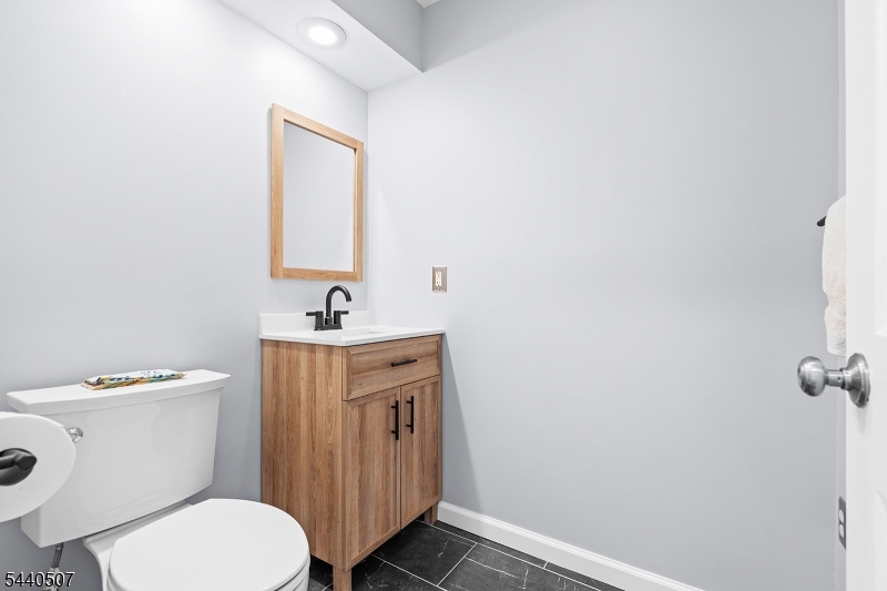 31 Stone Row Lane Oak Ridge, NJ 07438 - Photo 15 of 29