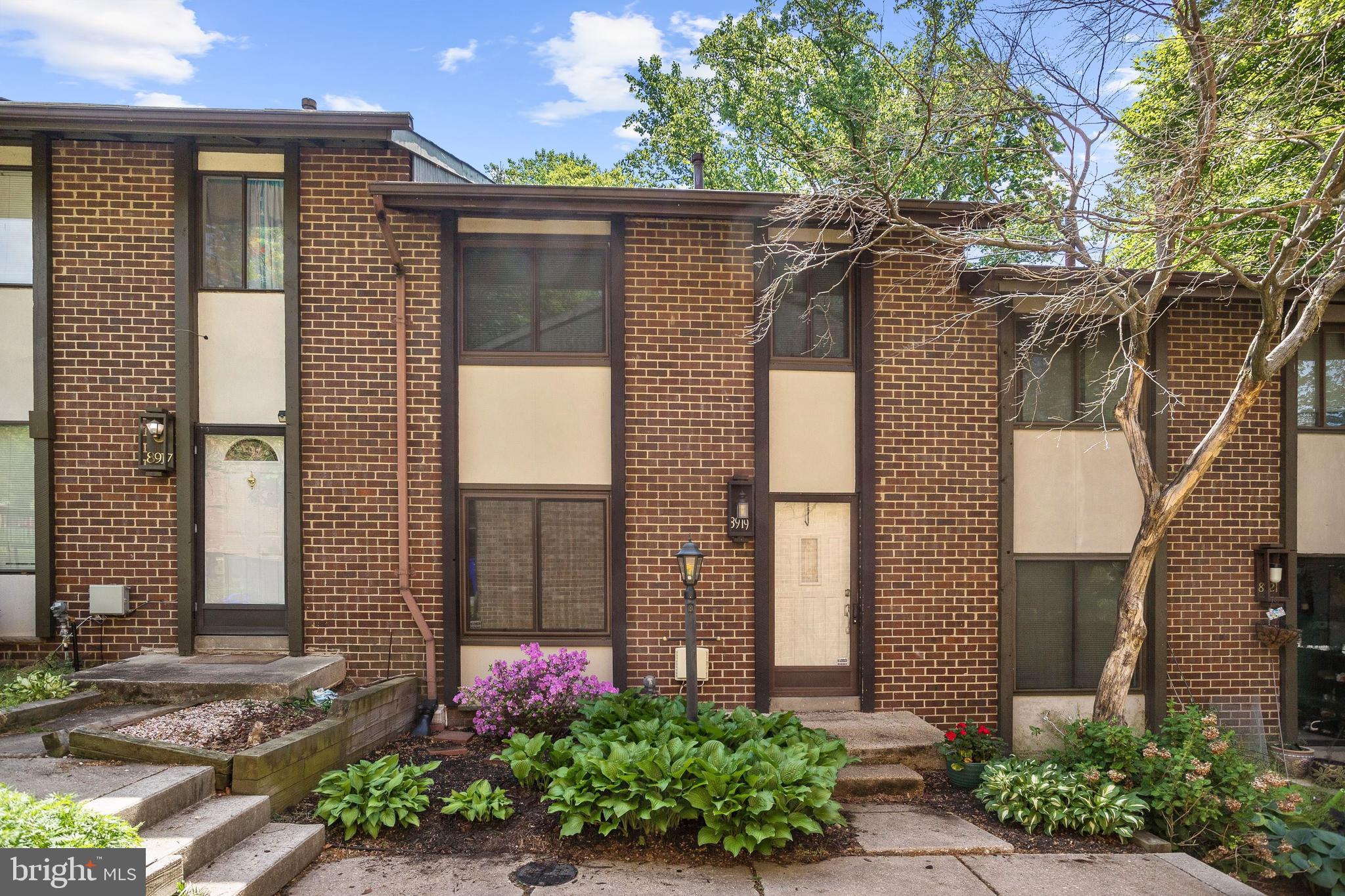 8919 Footed Ridge Columbia, MD 21045 - Photo 1 of 31 Welcome to 8919 Footed Ridge !