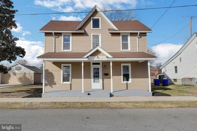 $329,000 | 110 East King Street, Seaford, DE 19973