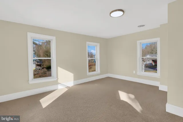 $329,000 | 110 East King Street, Seaford, DE 19973