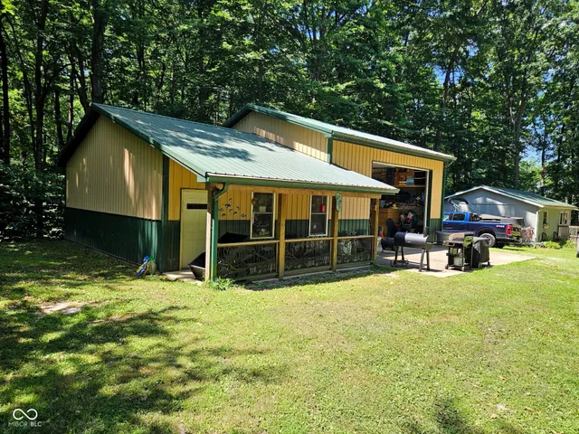 $385,000 | 9713 Poplar Drive, Brazil, IN 47834