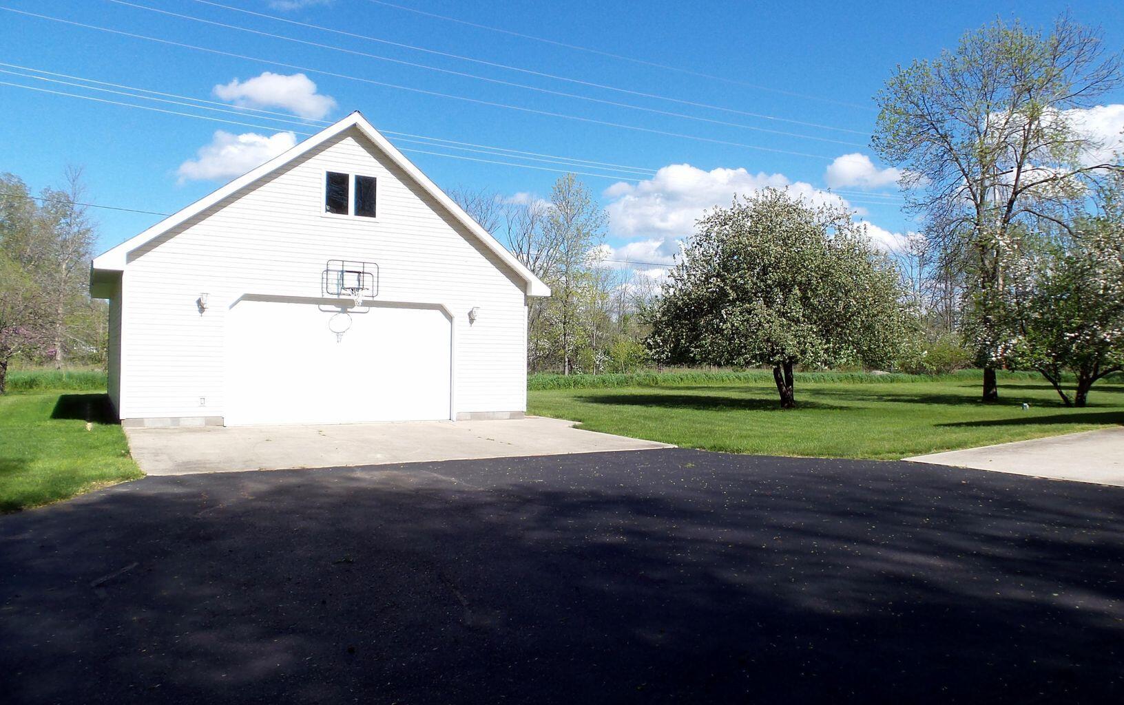 1319 West State Street Cheboygan, MI 49721 - Photo 3 of 18 Gallery Image 3