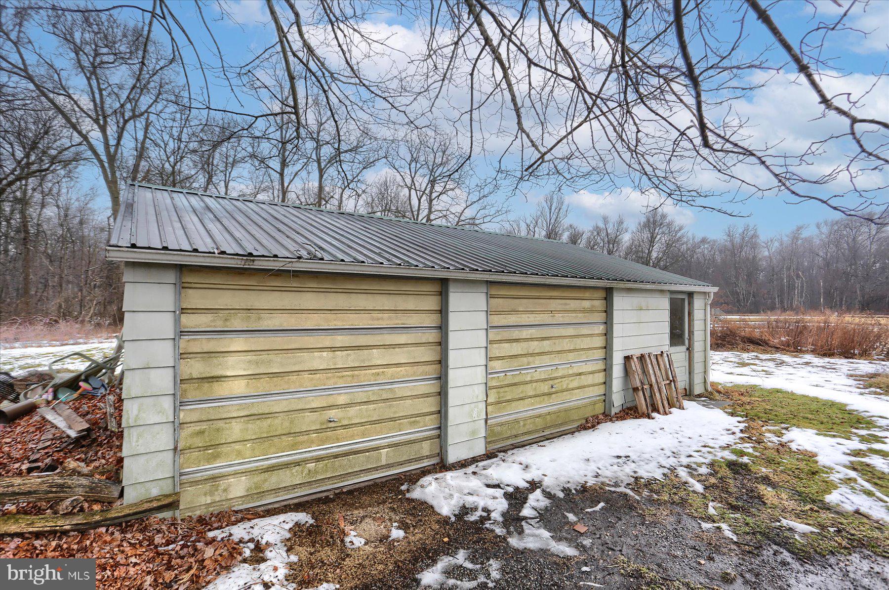 826 Pinetown Road Lewisberry, PA 17339 - Photo 28 of 31 a view of a house with a yard