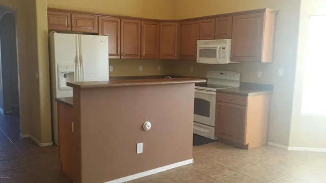 $1,795 | 6622 South 25th Avenue, Phoenix, AZ 85041