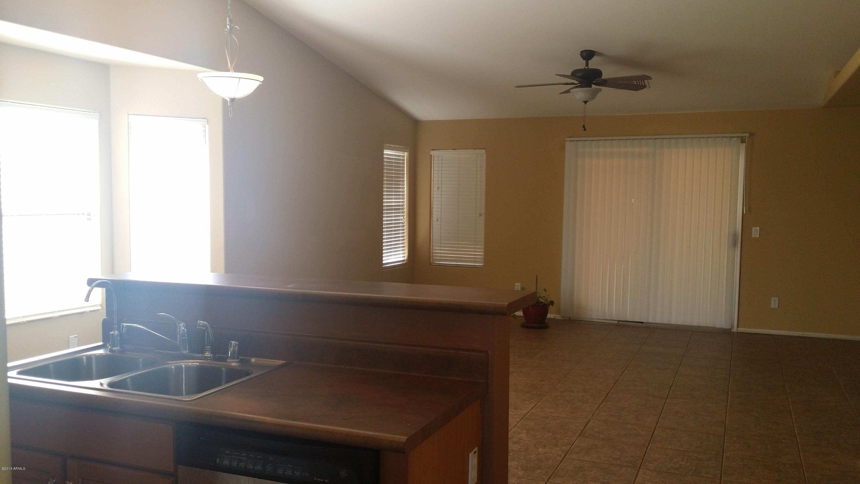 6622 South 25th Avenue Phoenix, AZ 85041 - Photo 2 of 8 20141022_122046