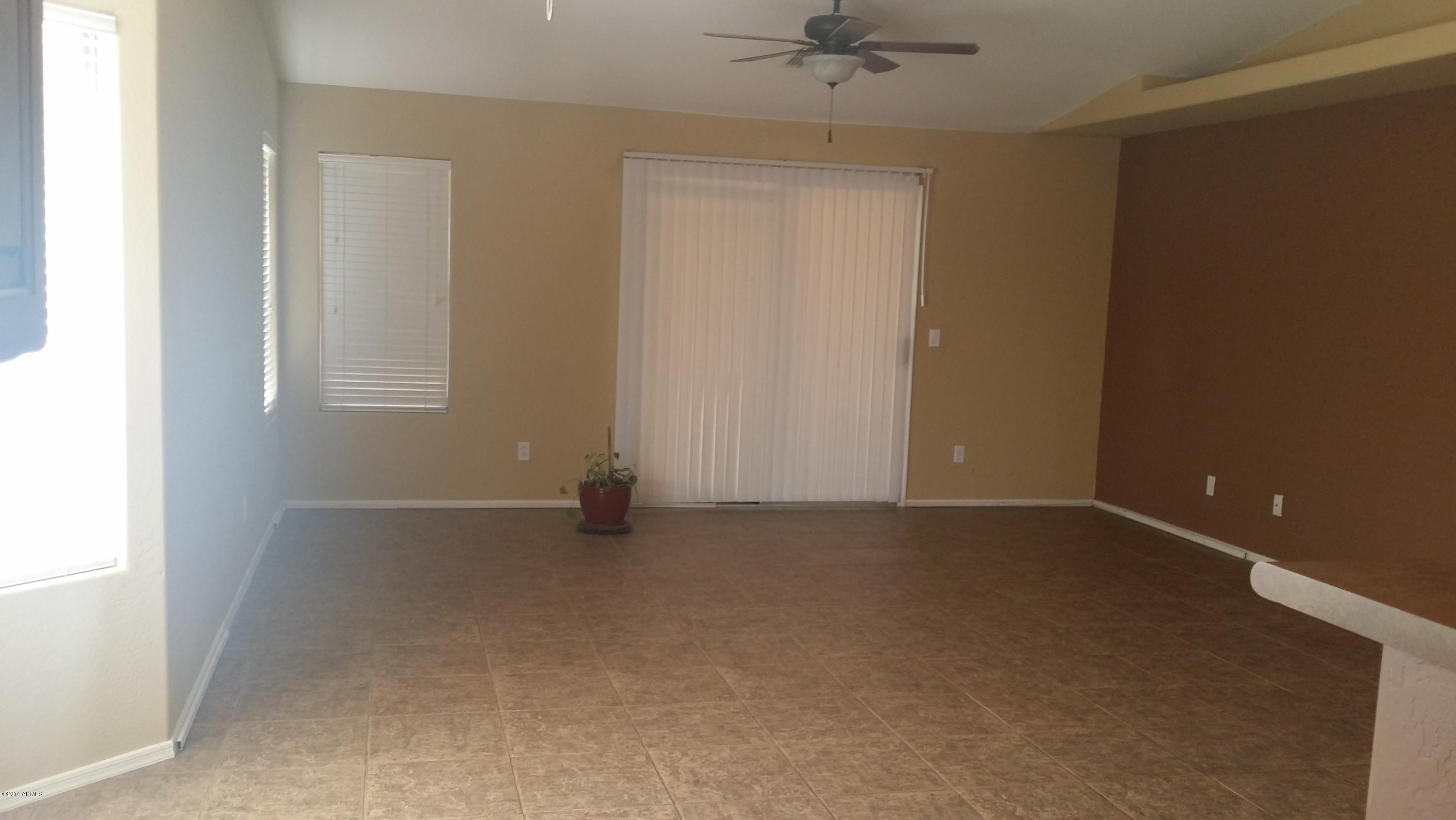 6622 South 25th Avenue Phoenix, AZ 85041 - Photo 3 of 8 20141022_122100