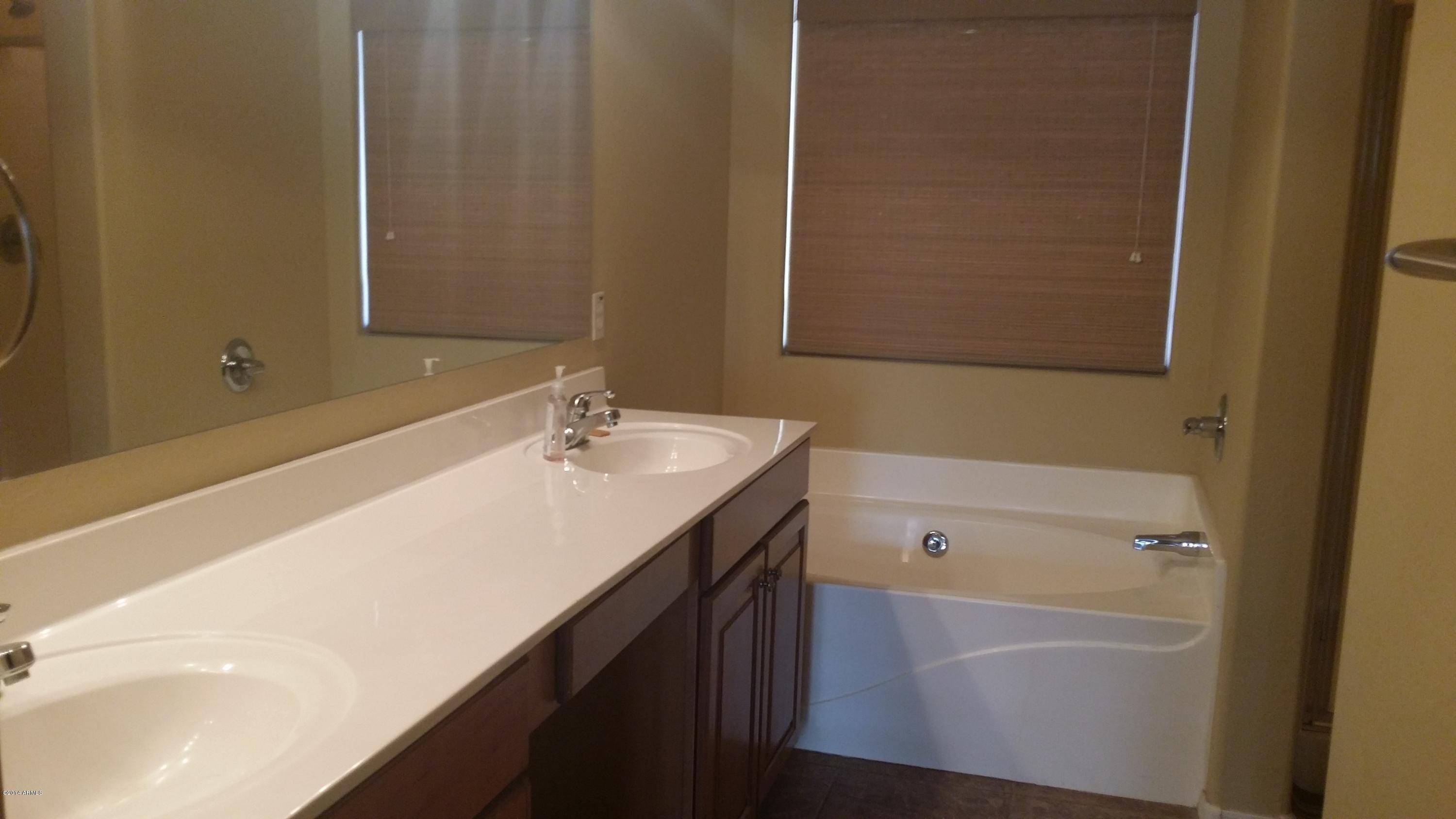 6622 South 25th Avenue Phoenix, AZ 85041 - Photo 6 of 8 20141022_122206