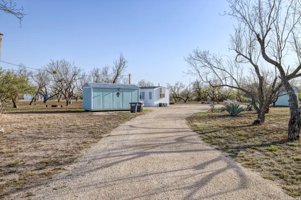 $250,000 | 1509 Westward Trail, Uvalde, TX 78801