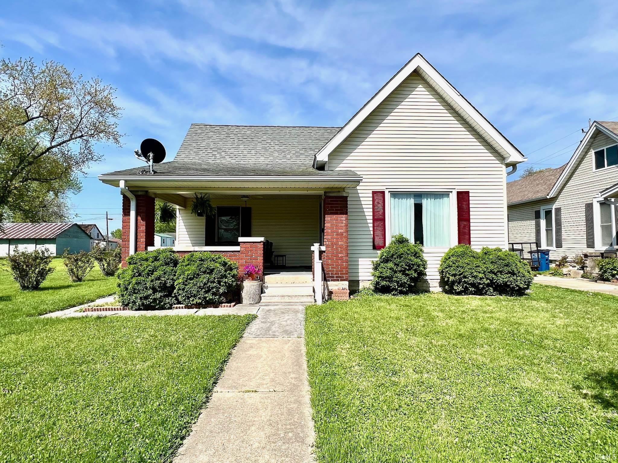 611 R Street Bedford, IN 47421 - Photo 2 of 30 Gallery Image 2