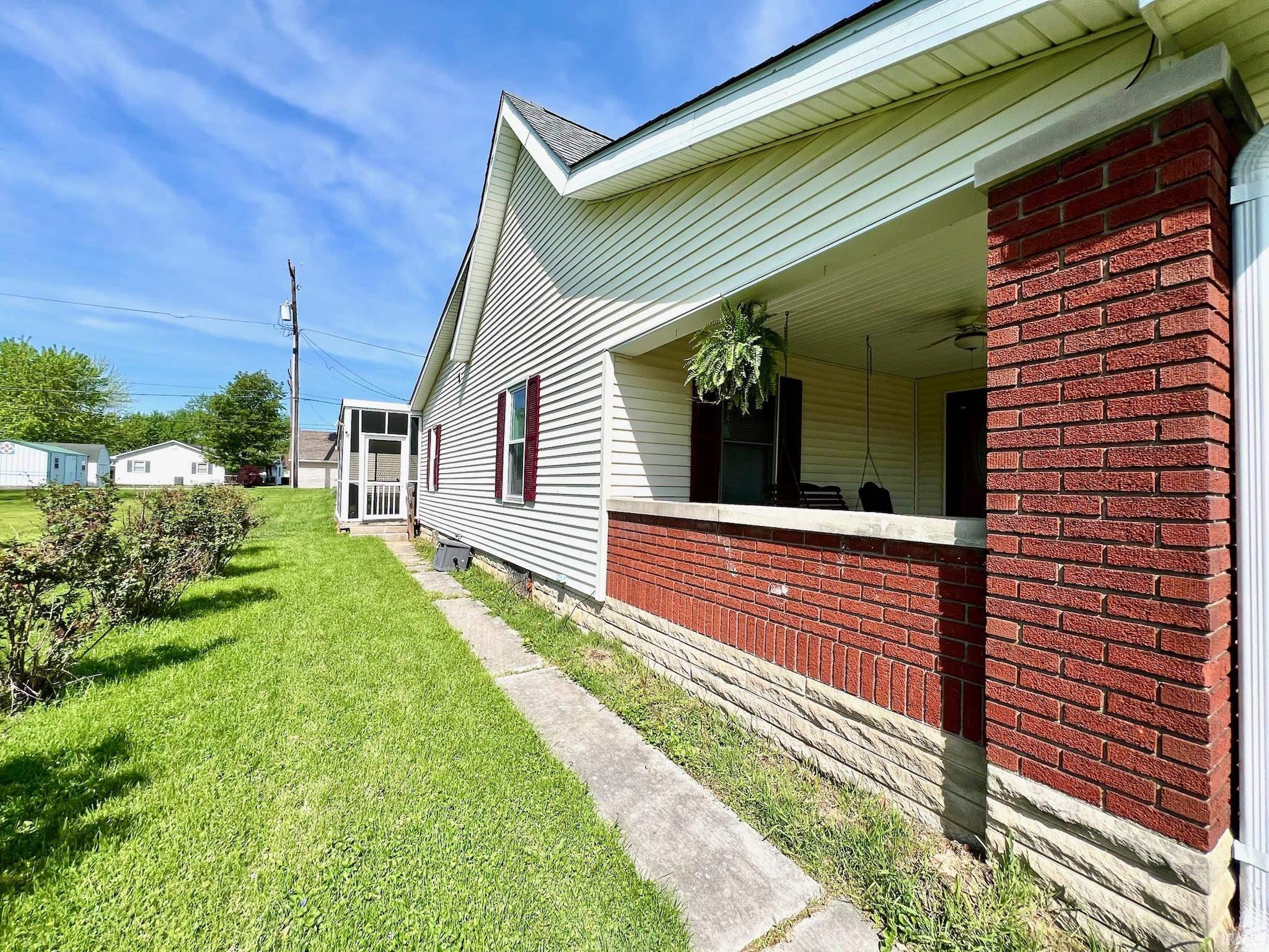 611 R Street Bedford, IN 47421 - Photo 7 of 30 Gallery Image 7