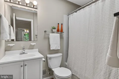 $674,900 | 754 Barbaralynn Place, Herndon, VA 20170