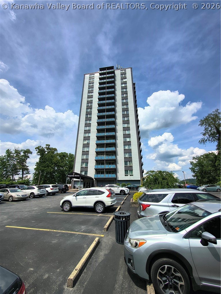 1800 Roundhill Road, Unit 304 Charleston, WV 25314 - Photo 1 of 17 Gallery Image 1