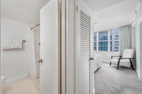 $3,660 | 5101 Collins Avenue, Unit 11K, Miami Beach, FL 33140