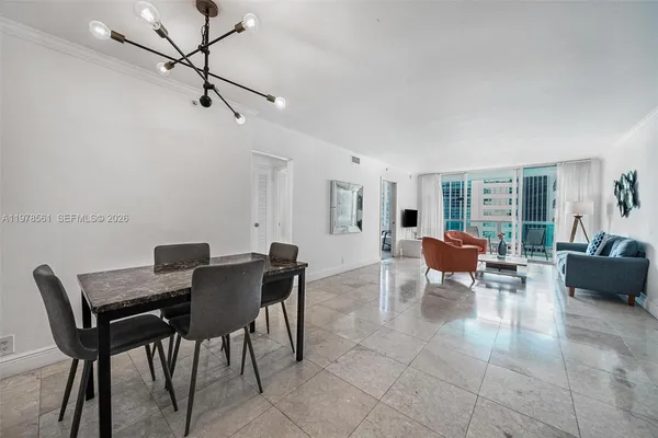 $3,660 | 5101 Collins Avenue, Unit 11K, Miami Beach, FL 33140