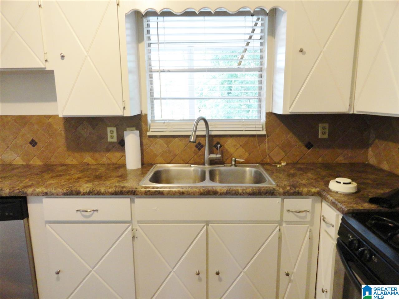 940 Longview Circle Adamsville, AL 35005 - Photo 5 of 27