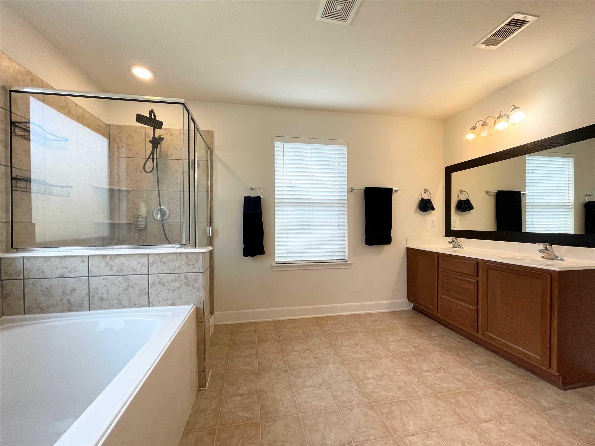 2707 Volute Houston, TX 77038 - Photo 15 of 28 Huge master en-suite!