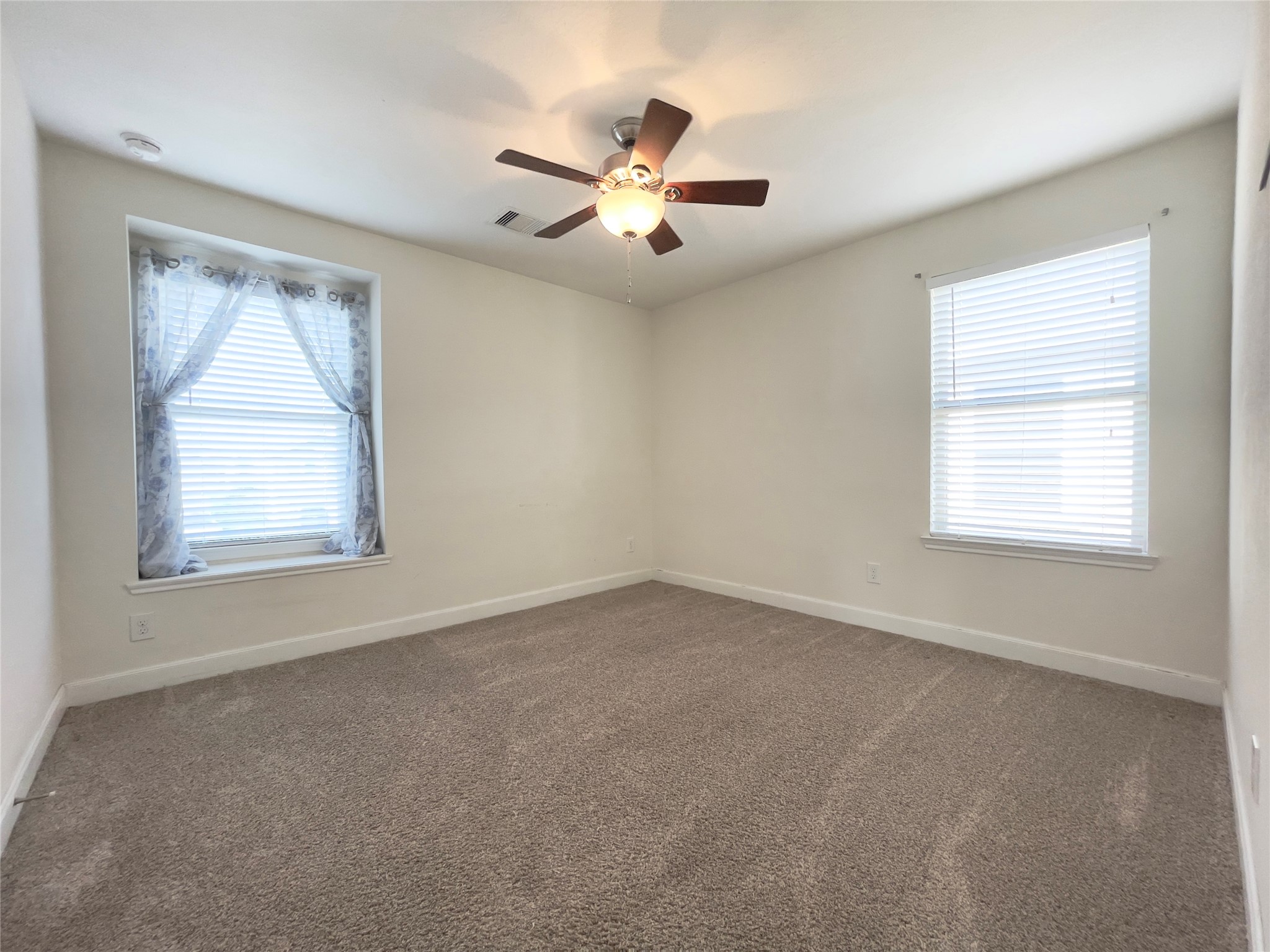 2707 Volute Houston, TX 77038 - Photo 25 of 28 Alt view of 2nd upstairs secondary bedroom.