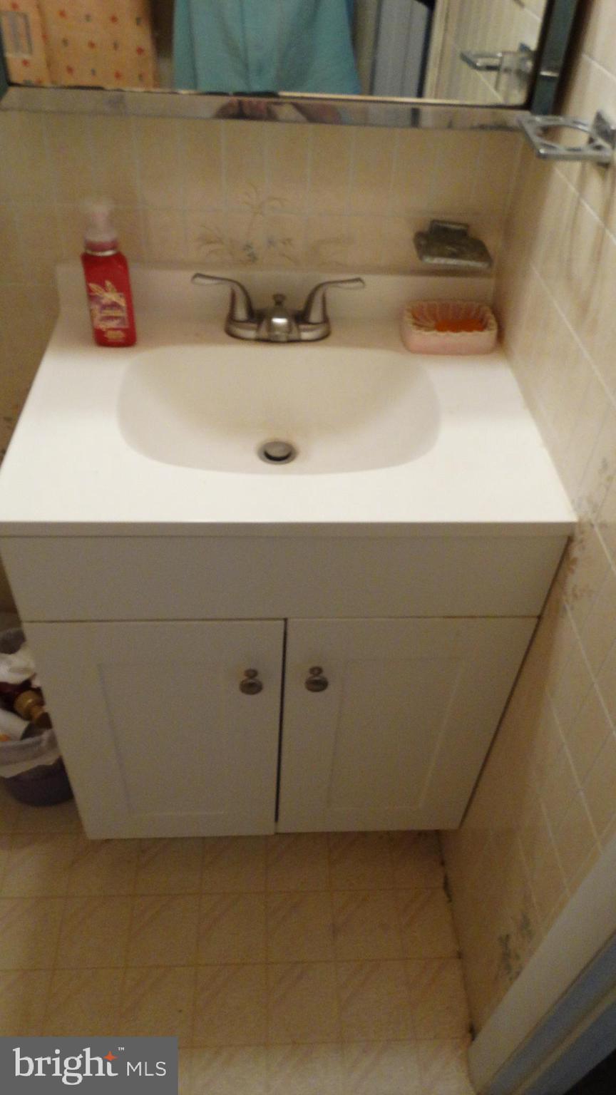 22209 Pondsville Road Smithsburg, MD 21783 - Photo 48 of 55 a close view of sink