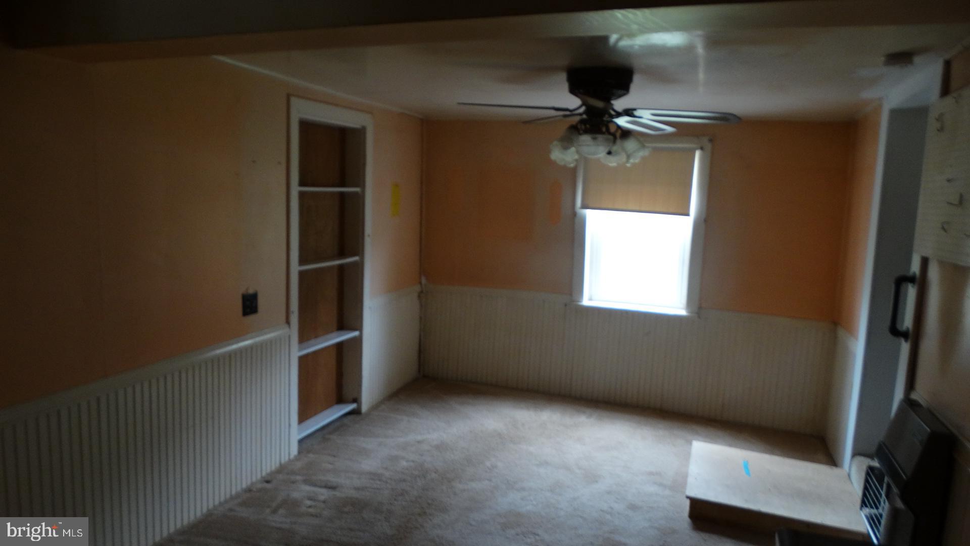 22209 Pondsville Road Smithsburg, MD 21783 - Photo 50 of 55 an empty room with windows