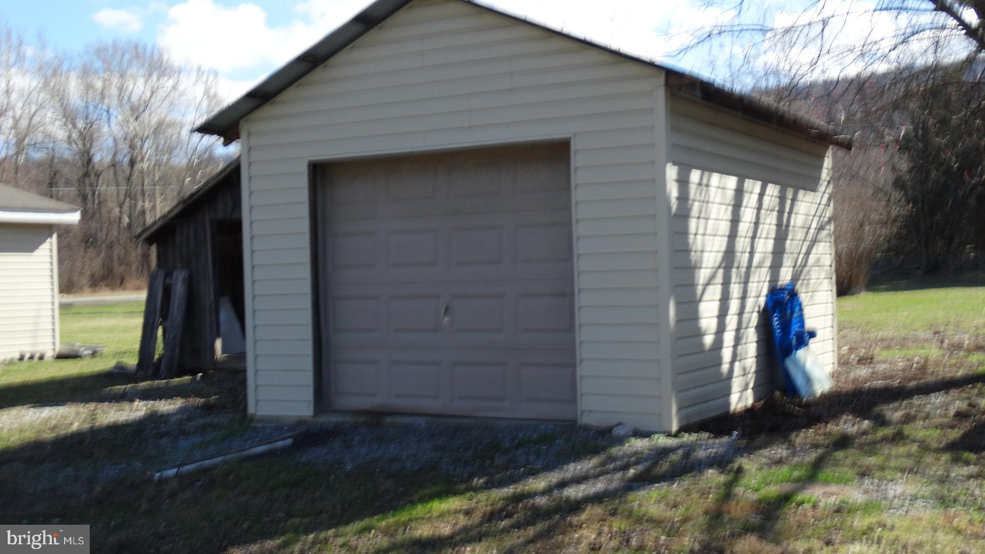 22209 Pondsville Road Smithsburg, MD 21783 - Photo 8 of 14