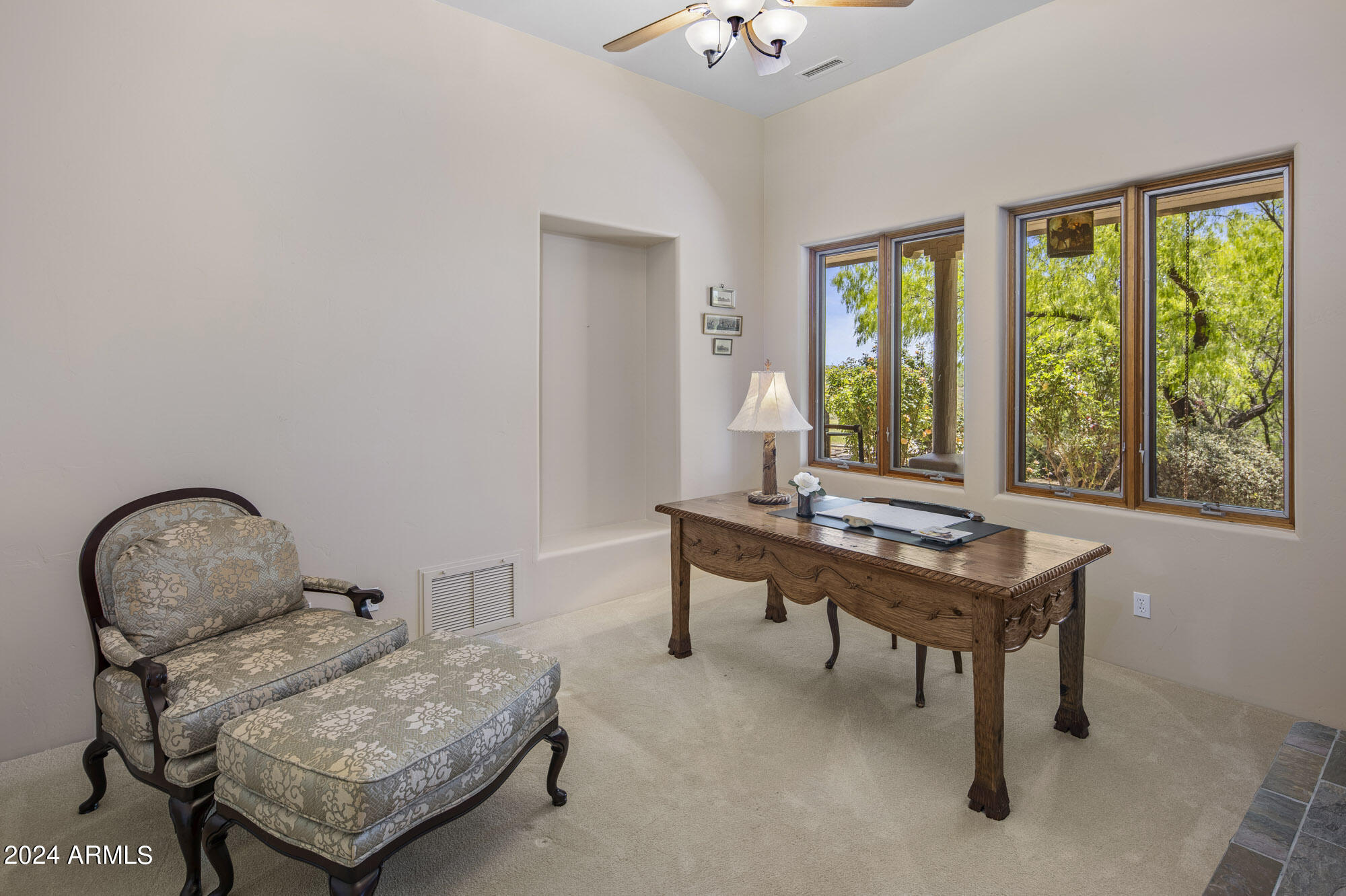5500 Four Cross Ranch Road Skull Valley, AZ 86338 - Photo 18 of 59 a living room with furniture and a window