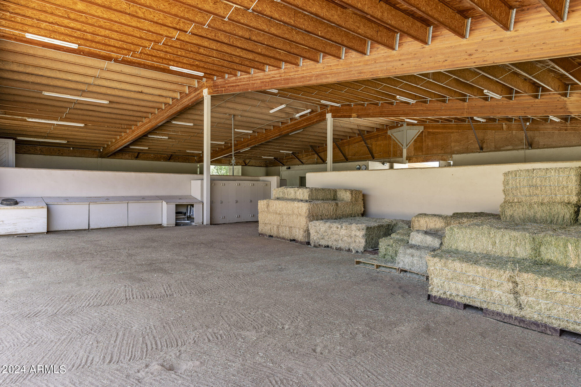 5500 Four Cross Ranch Road Skull Valley, AZ 86338 - Photo 38 of 59 Main Barn