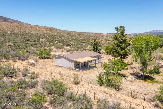$8,900,000 | 5500 Four Cross Ranch Road, Skull Valley, AZ 86338