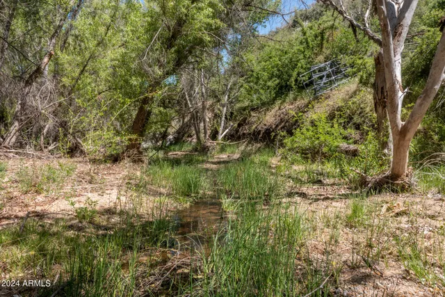 $8,900,000 | 5500 Four Cross Ranch Road, Skull Valley, AZ 86338