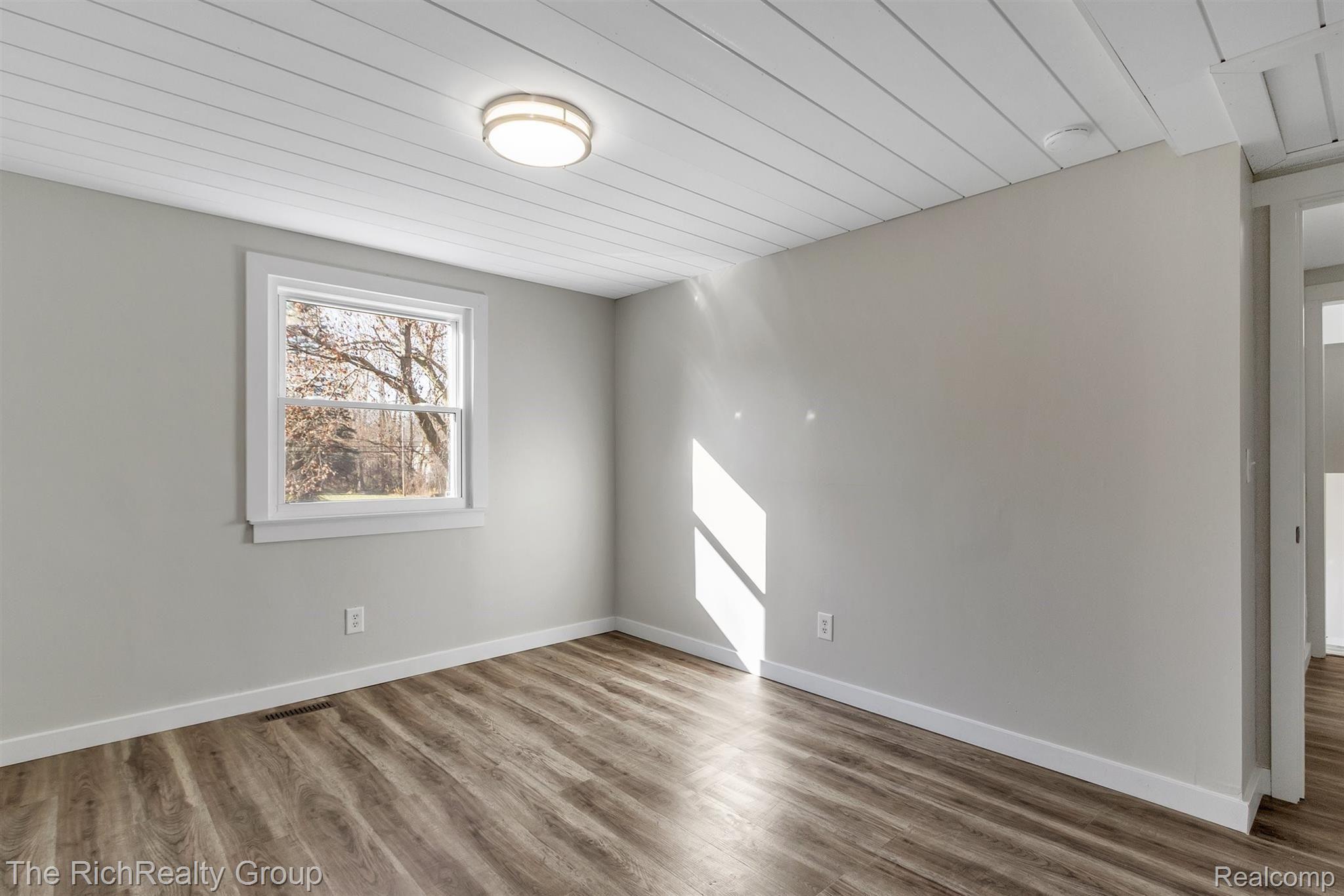 22701 Dickinson Road New Boston, MI 48164 - Photo 28 of 43 29-22701 Dickinson Rd-WindowStill-R.jpg