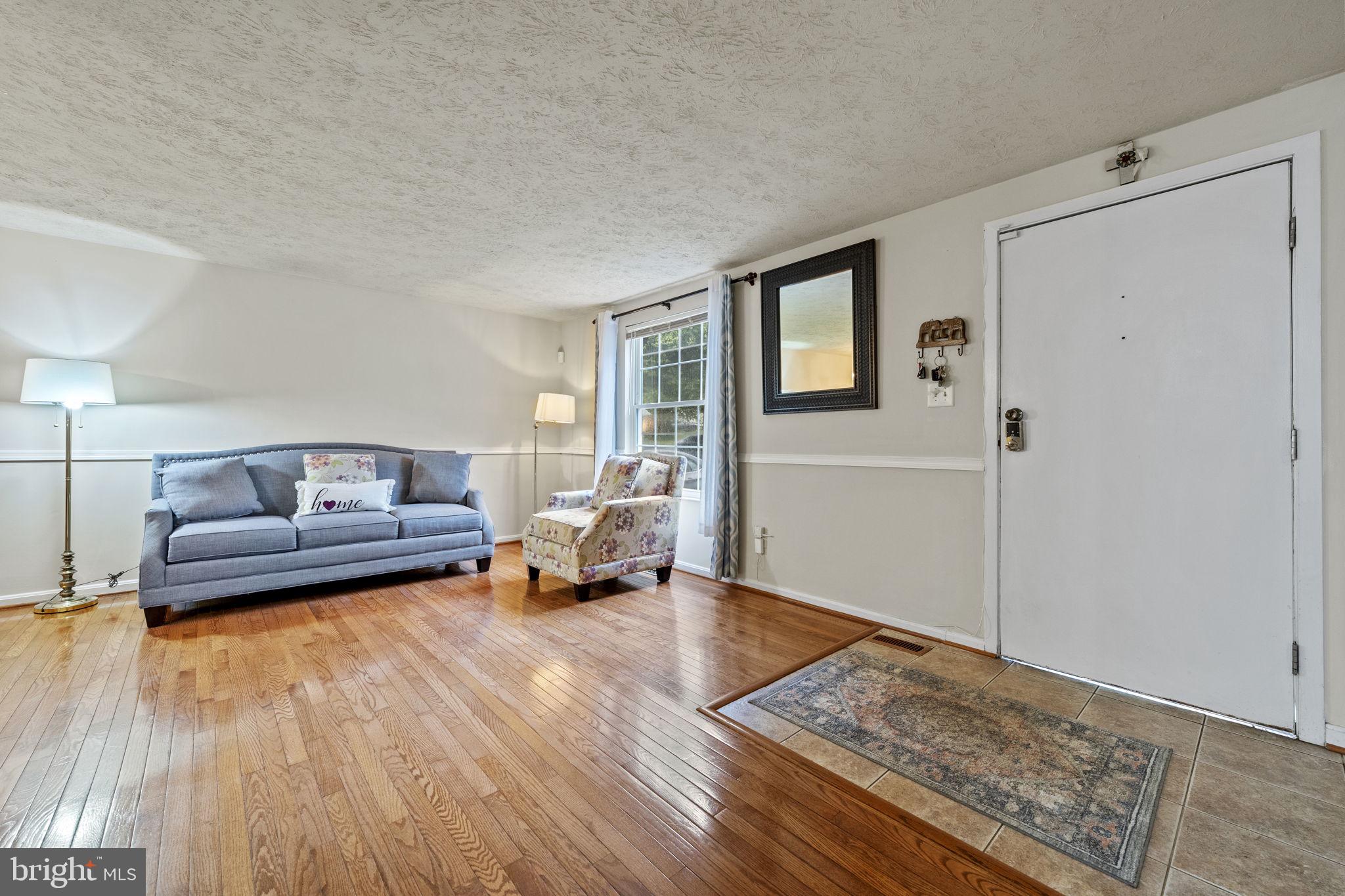 6100 Mantle Road Burke, VA 22015 - Photo 3 of 40