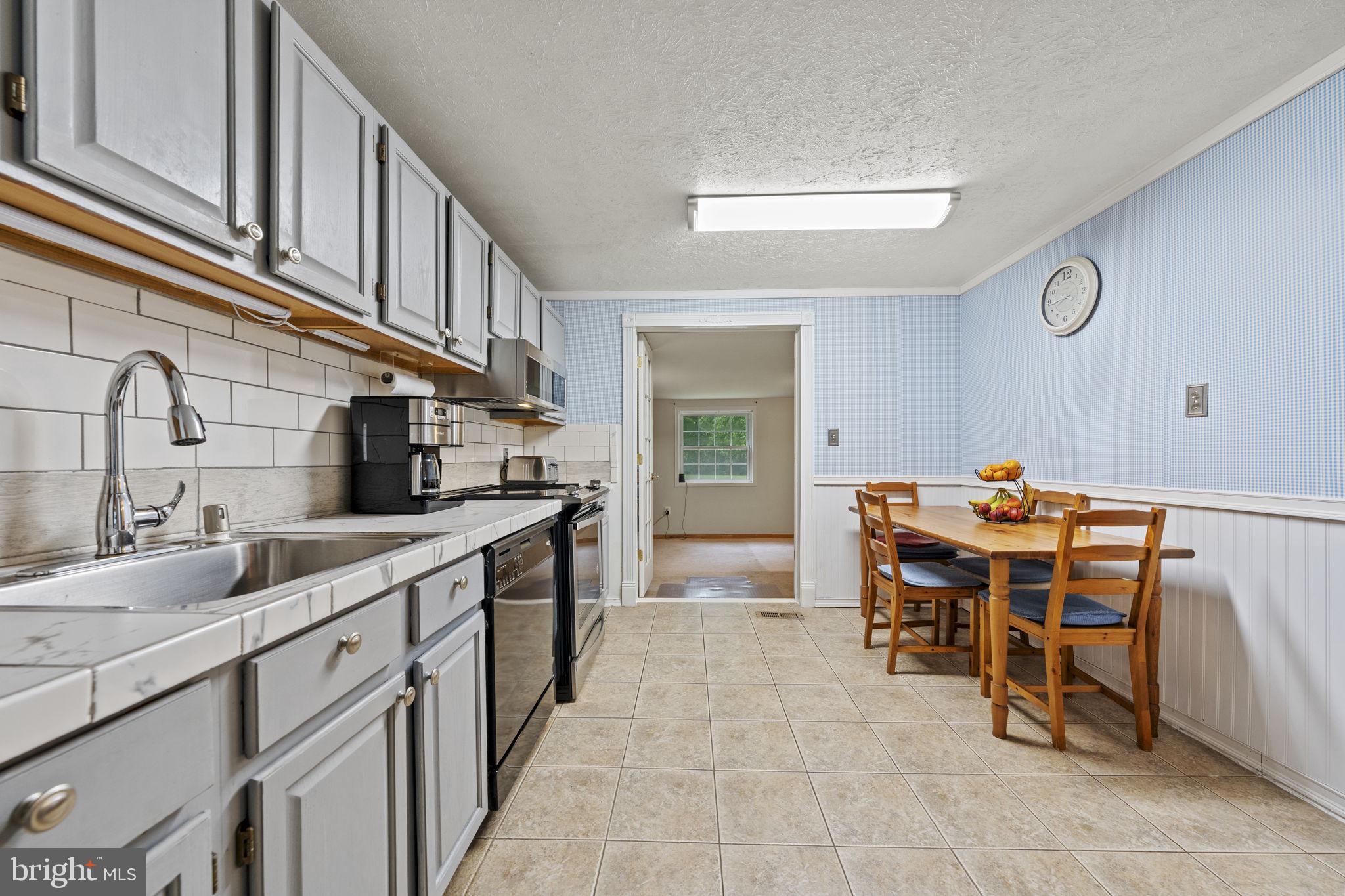 6100 Mantle Road Burke, VA 22015 - Photo 10 of 40