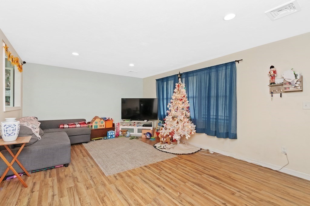 21 Parker Drive Wareham, MA 02571 - Photo 5 of 23