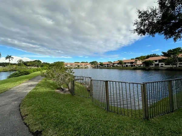 $2,900 | 3309 Water Oak Drive, Unit 1304, Hollywood, FL 33021