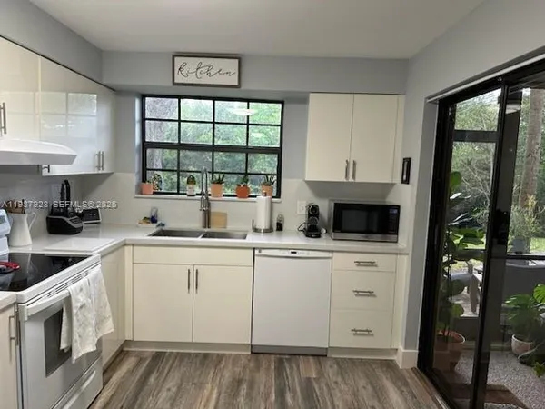 $2,900 | 3309 Water Oak Drive, Unit 1304, Hollywood, FL 33021