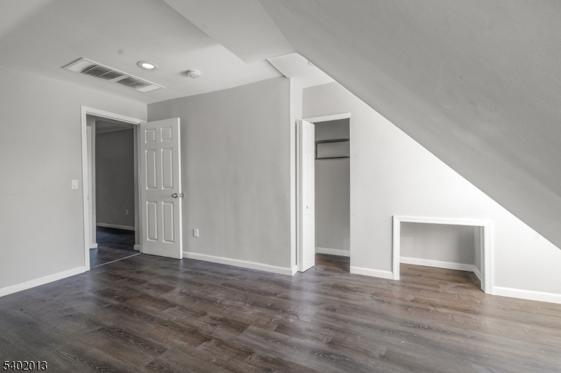 31 Homestead Park Newark, NJ 07108 - Photo 16 of 24