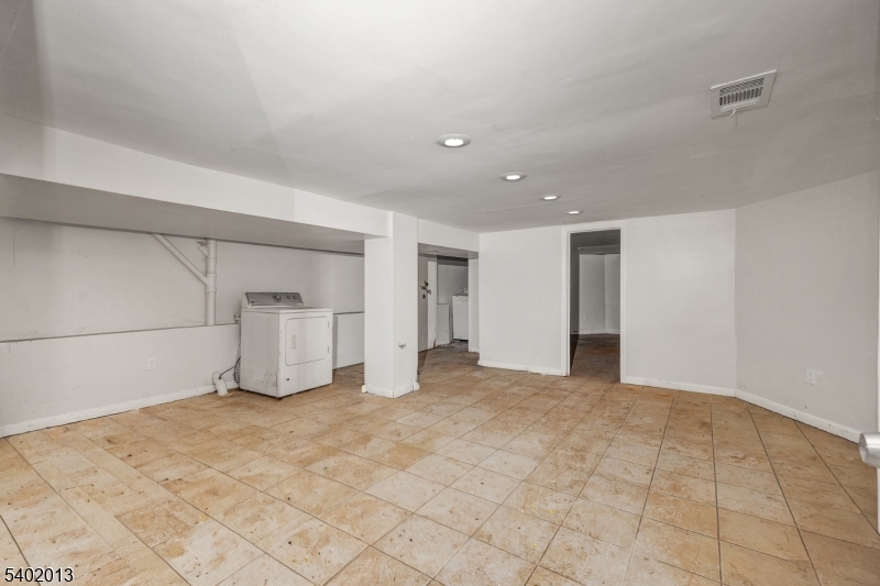 31 Homestead Park Newark, NJ 07108 - Photo 19 of 24