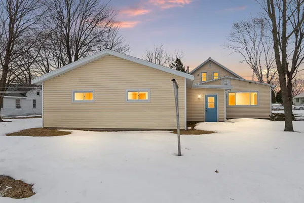$249,900 | 418 Smith Avenue, Oconto, WI 54153