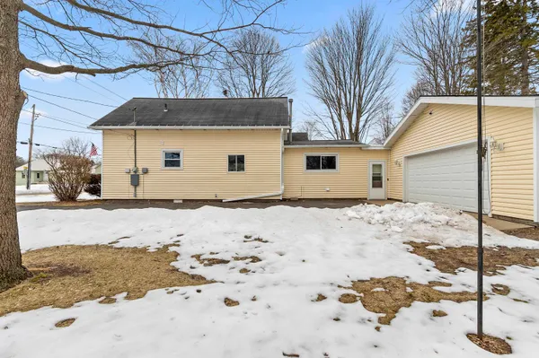 $249,900 | 418 Smith Avenue, Oconto, WI 54153