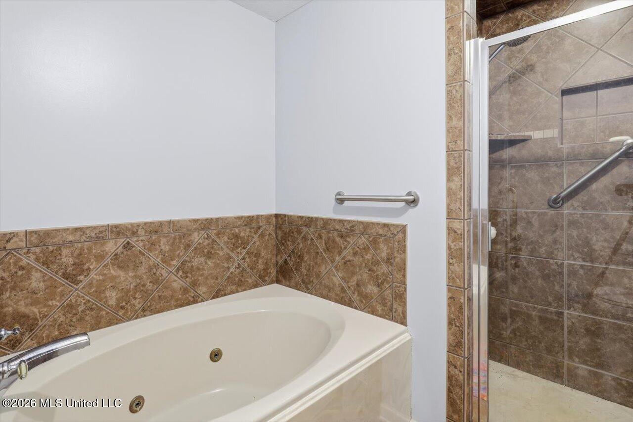 108 Pinehaven Place Clinton, MS 39056 - Photo 32 of 61 34-108 Pinehaven Pl _ Home Tours MS